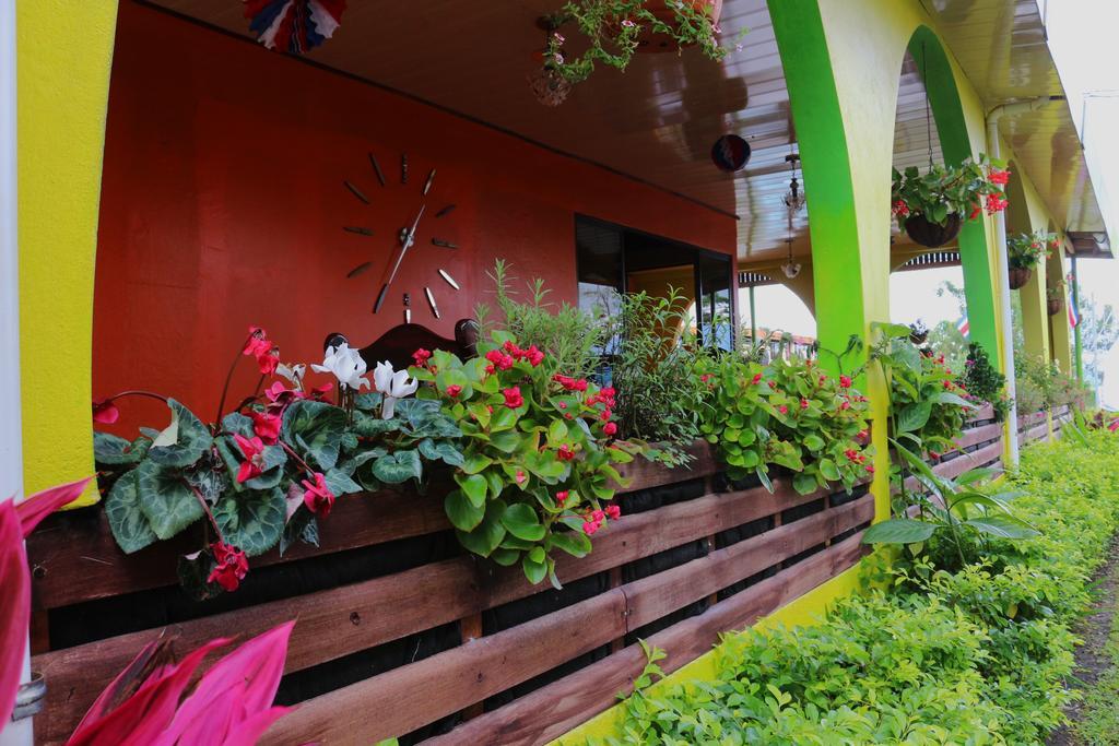 Hotel Las Flores Fortuna La Fortuna Buitenkant foto