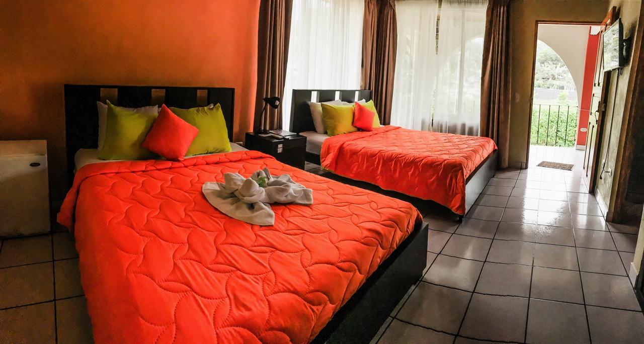 Hotel Las Flores Fortuna La Fortuna Buitenkant foto